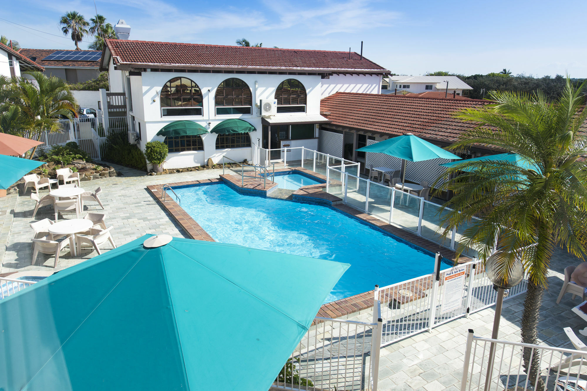 Don Pancho Beach Resort Bargara Exterior photo